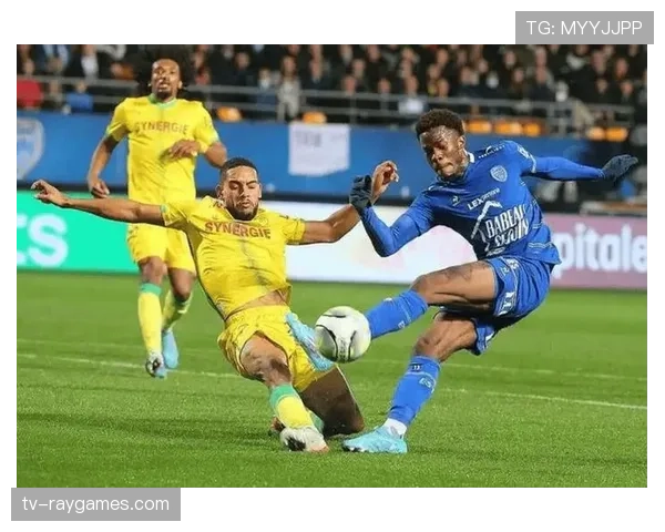 里尔主帅丰塞卡确认，队内头号射手戴维可以出战对阵南特的比赛