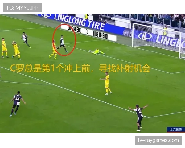 暖心一幕：小球童进场为抽筋的维罗纳队长进行拉伸