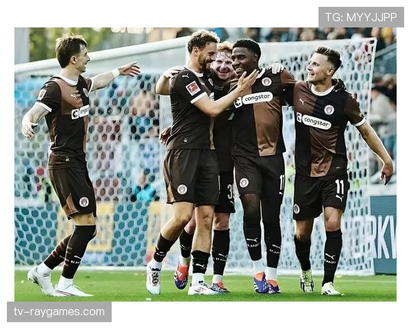 奥格斯堡2-2霍芬海姆，克劳德-毛里斯破门巴祖马纳-杜尔扳平